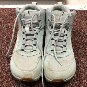Altra Lone Peak Hiker
